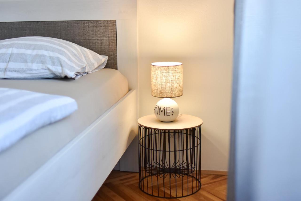 Apartman Punta Sole Zara Esterno foto